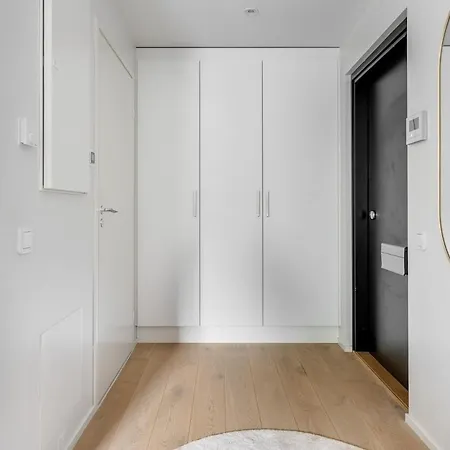 Elegant On The Riverfront Apartment Turku