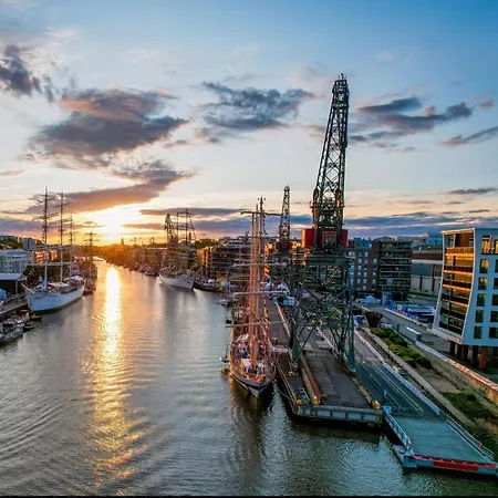 Apartment Elegant On The Riverfront Turku